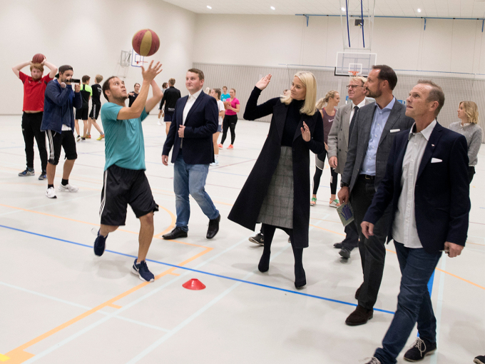 Basketball er også blant aktivitetene på skolen. Foto: Vidar Ruud / NTB scanpix